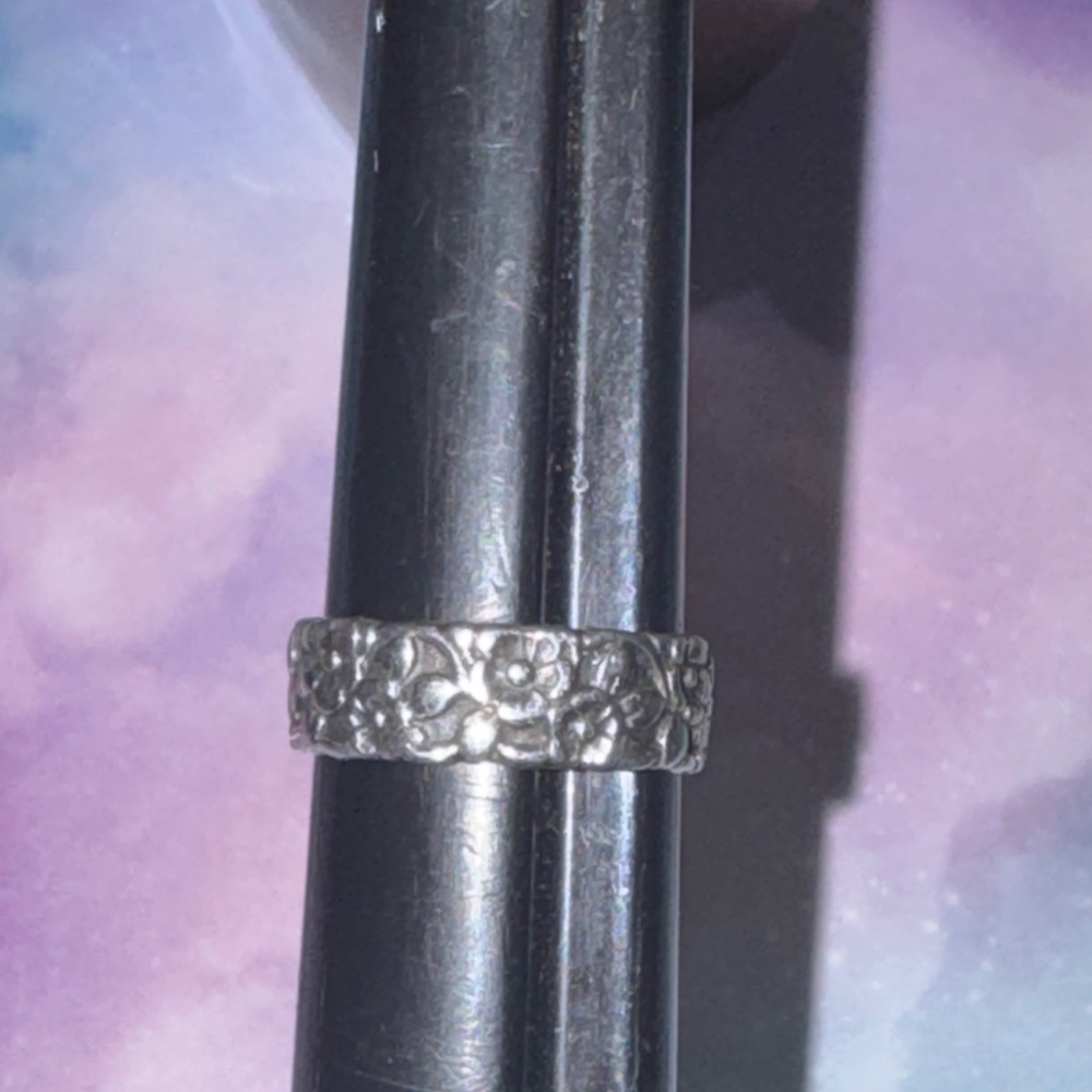 Vintage Floral Silver Ring - Picture 11 of 11